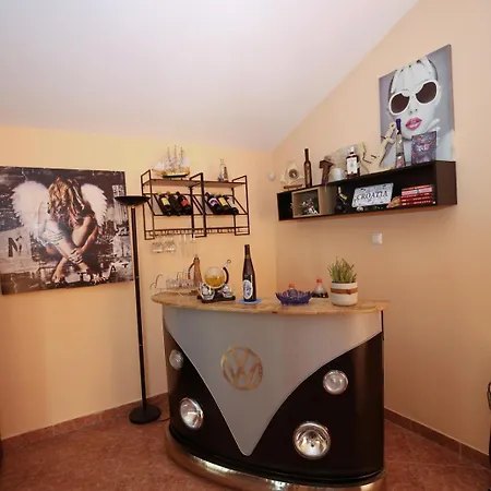 Vali Apartment *